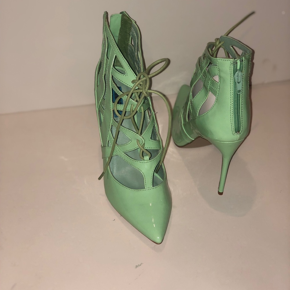 Heels - Picture 3 of 5
